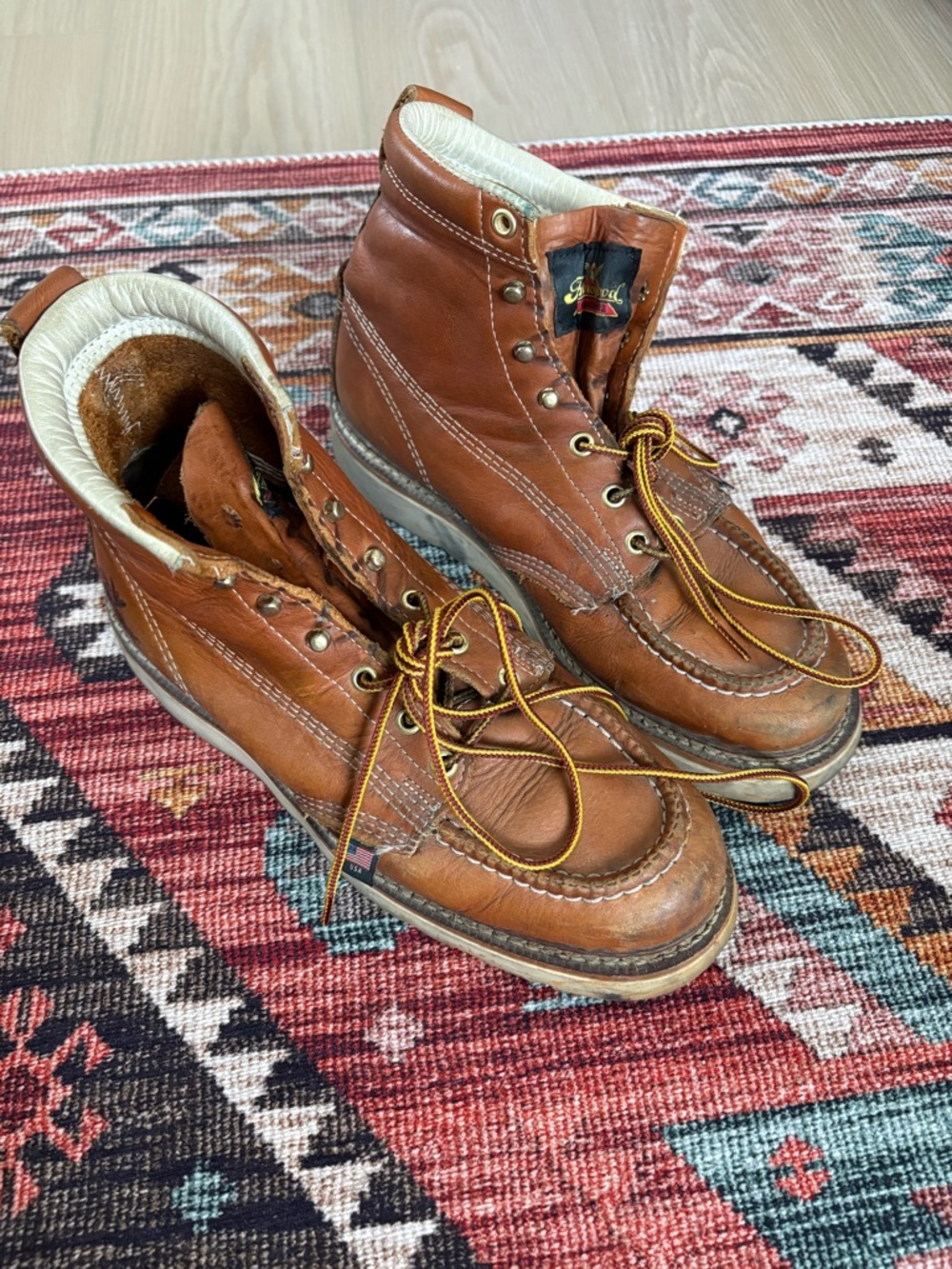 Men’s size 9D thorogood boots